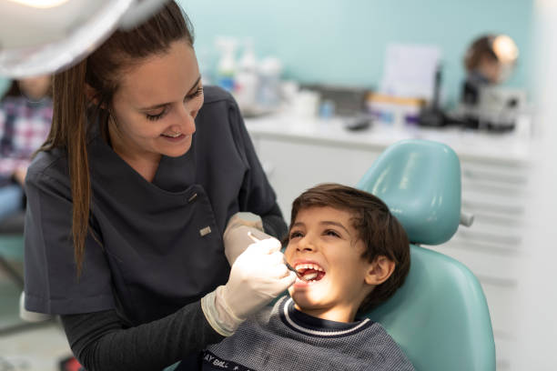 Best Emergency Tooth Extraction in Iowa Colony, TX